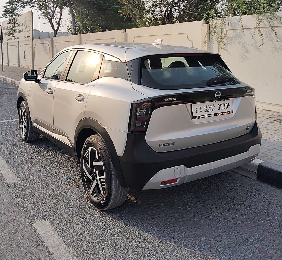 NISSAN KICKS image 4